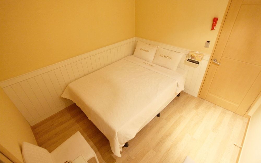 Yeongdeungpo Sinyeong Room (General C (all rooms non-smoking food) 9