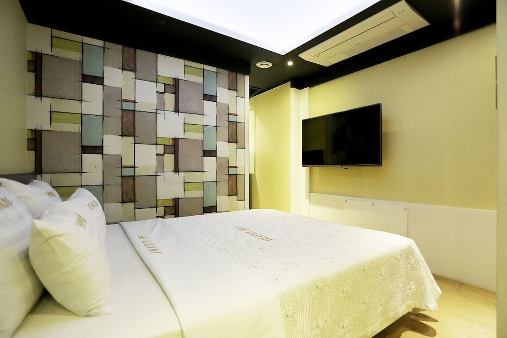 undefined Sinchon With 9