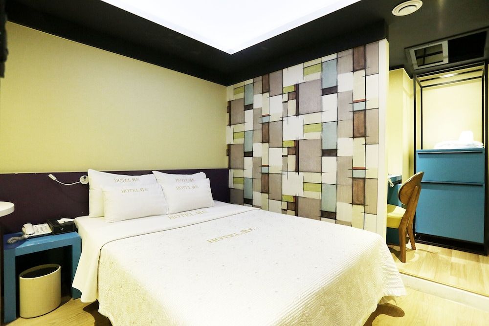 undefined Sinchon With 6