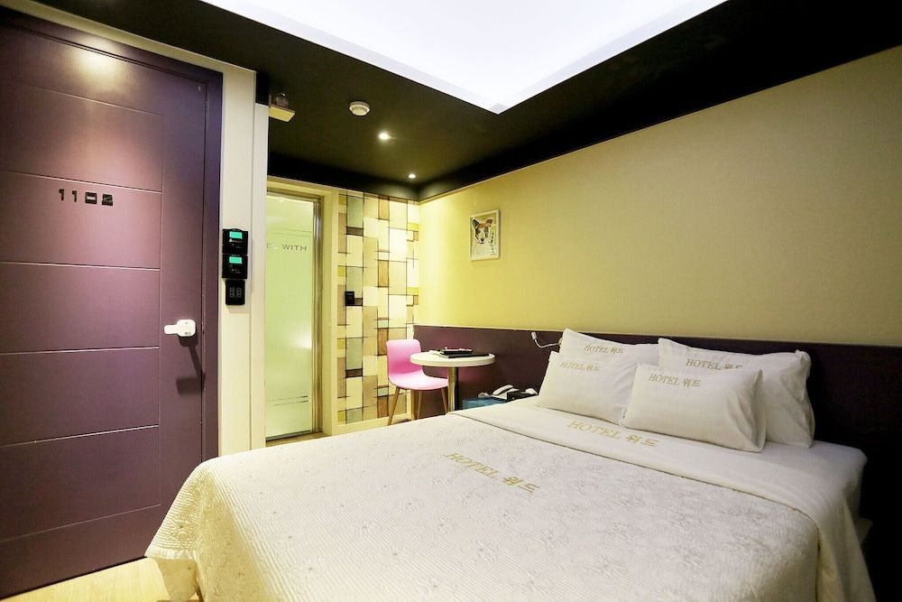 undefined Sinchon With 7