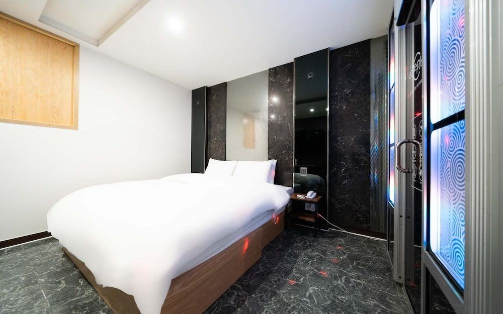 Nowon Film 372 Hotel Room (Special room karaoke (hinoki bath wav) 5