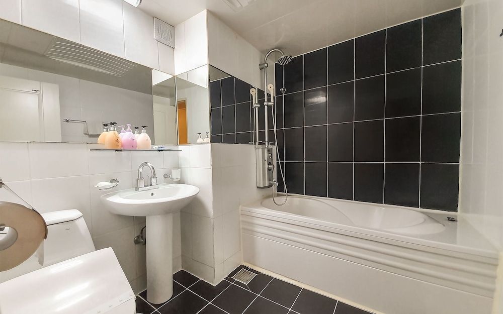 Wangsimni Regent Hotel Room (Double Twin) 4