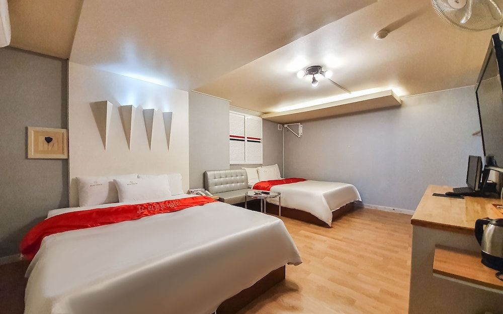 Wangsimni Regent Hotel Room (Double Twin)