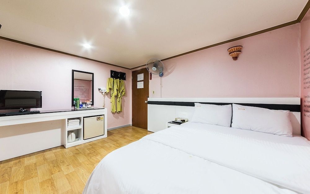 undefined Cheongnyangni Dongbu Motel 7