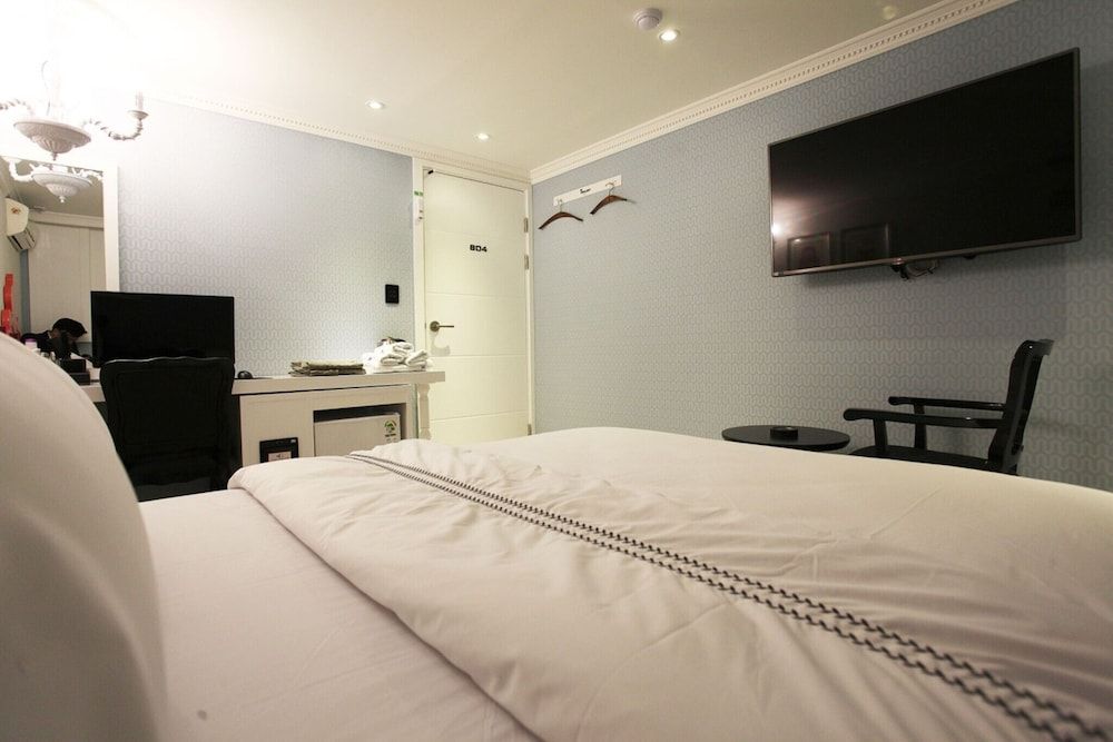 Sillim Tower Room (Special Room - Walkie Special) 8