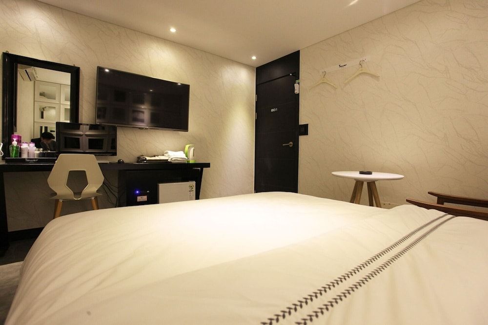 Sillim Tower Room (Special Room - Walkie Special) 13