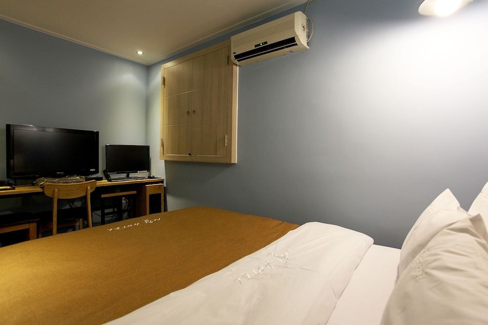 undefined Yeongdeungpogucheong Station SL 5