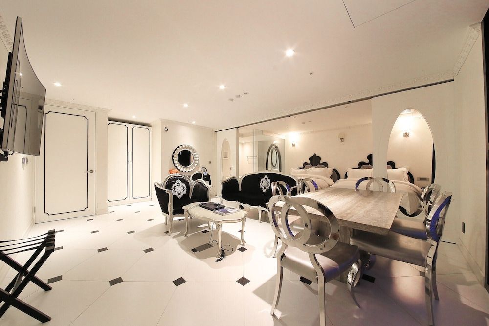 undefined Yeoksam Rich Well 5