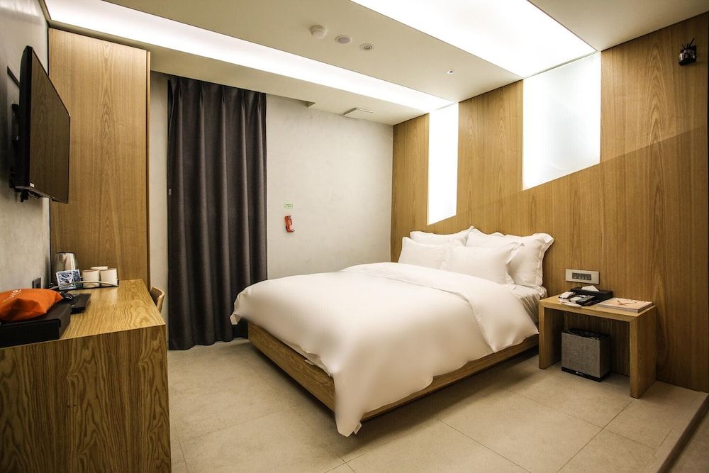 undefined Yeoksam Rich Well 7