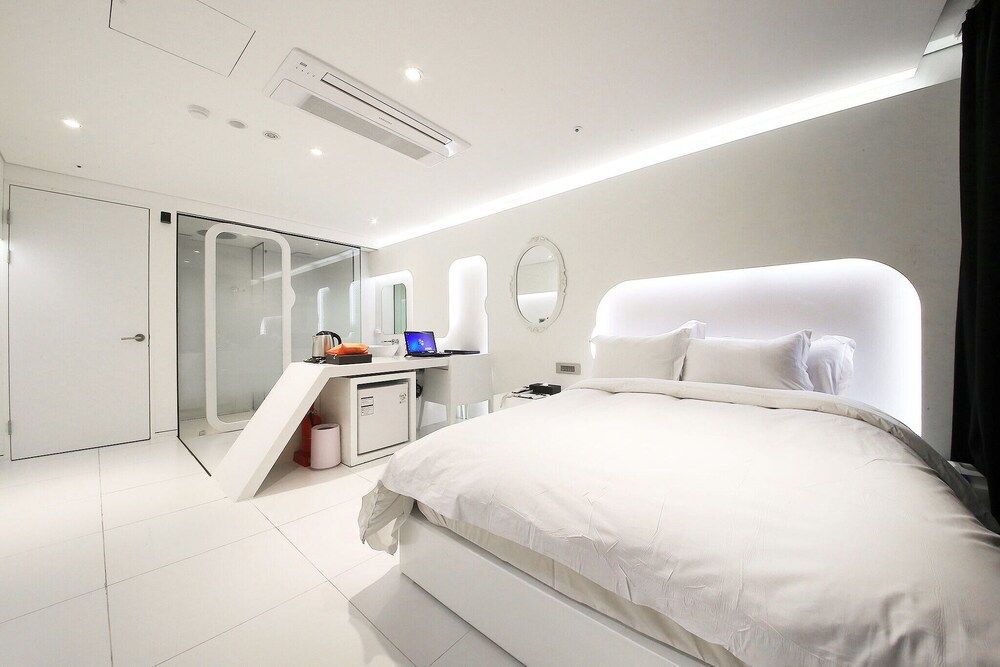 Yeoksam Rich Well Room (Superior (Free use of Netflix Disney+) 10