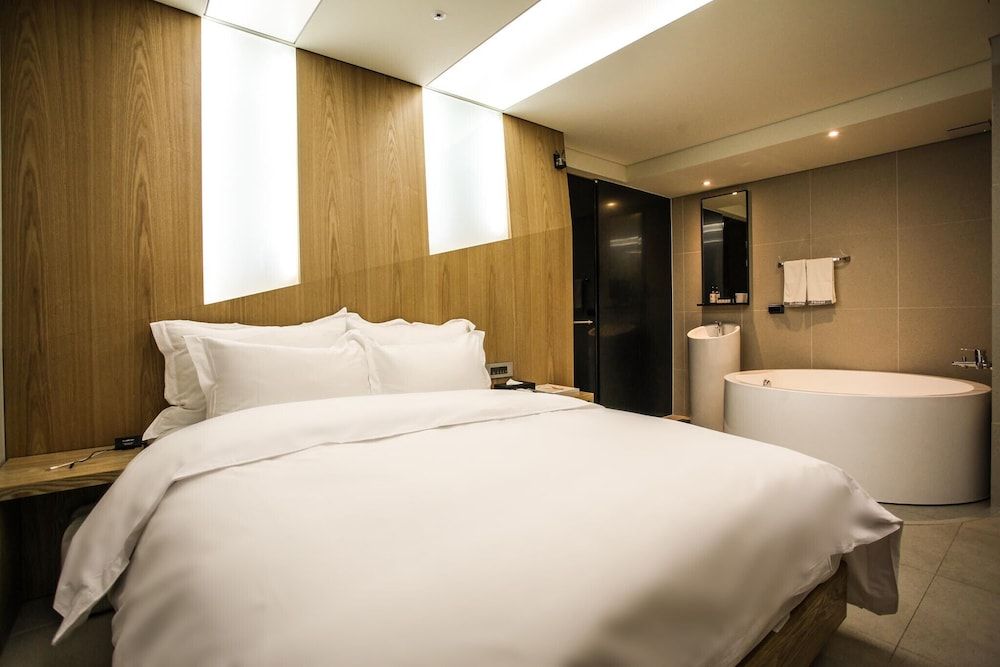 undefined Yeoksam Rich Well 9