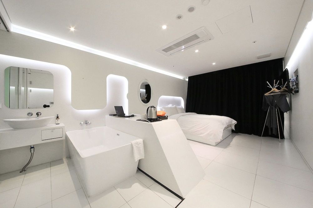 Yeoksam Rich Well Room (Superior (Free use of Netflix Disney+) 8