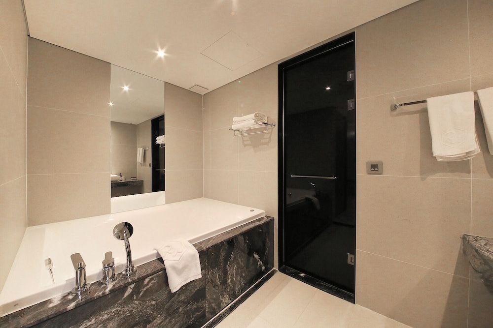 Yeoksam Rich Well Room (Deluxe (Free use of Netflix Disney+ T) 19