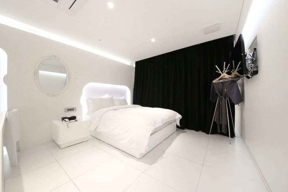 Yeoksam Rich Well Room (Superior (Free use of Netflix Disney+) 9