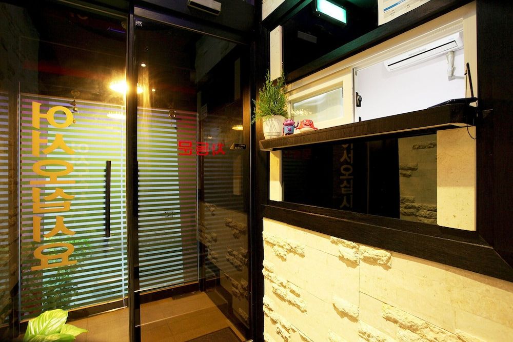 undefined Mia Some 6