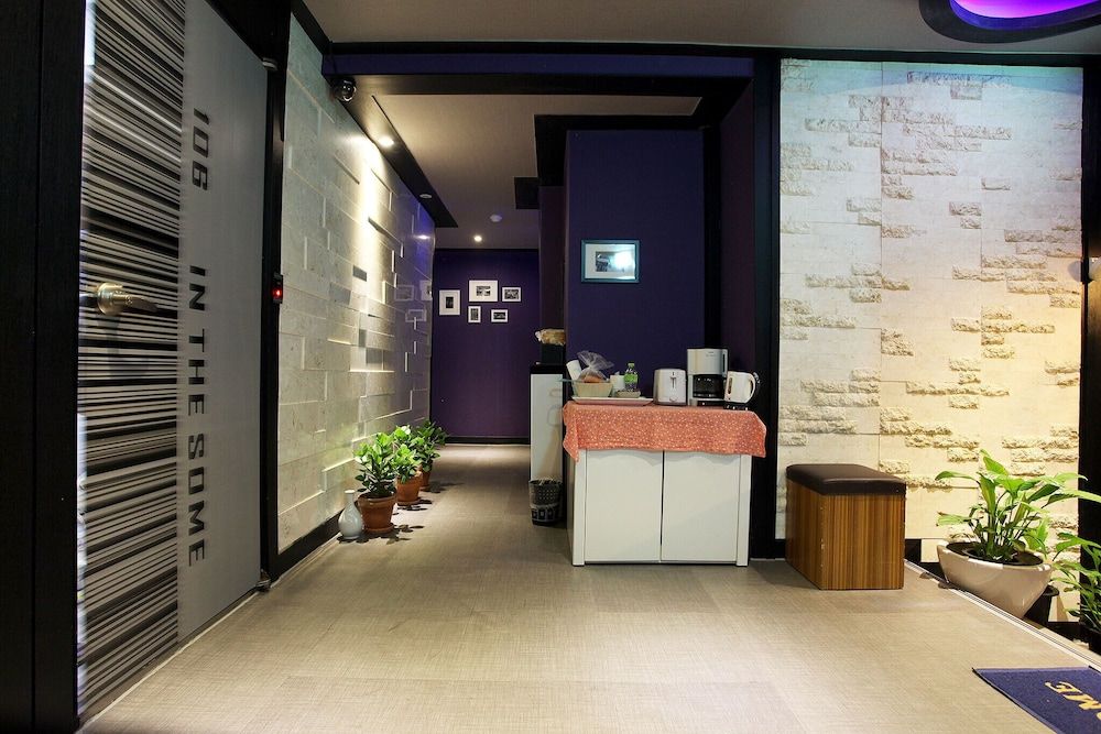 undefined Mia Some 8