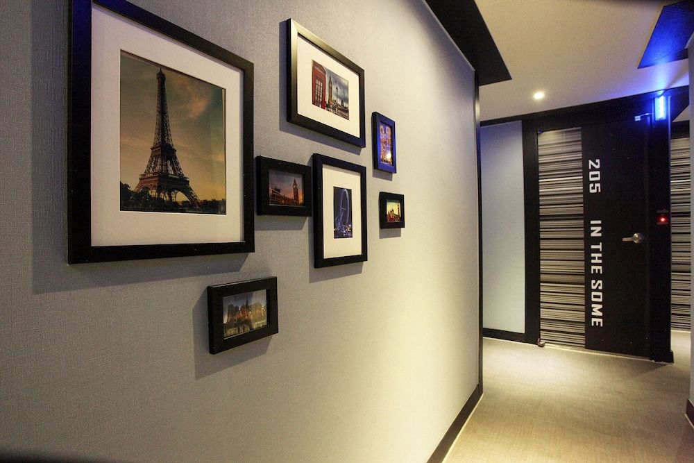 undefined Mia Some 7