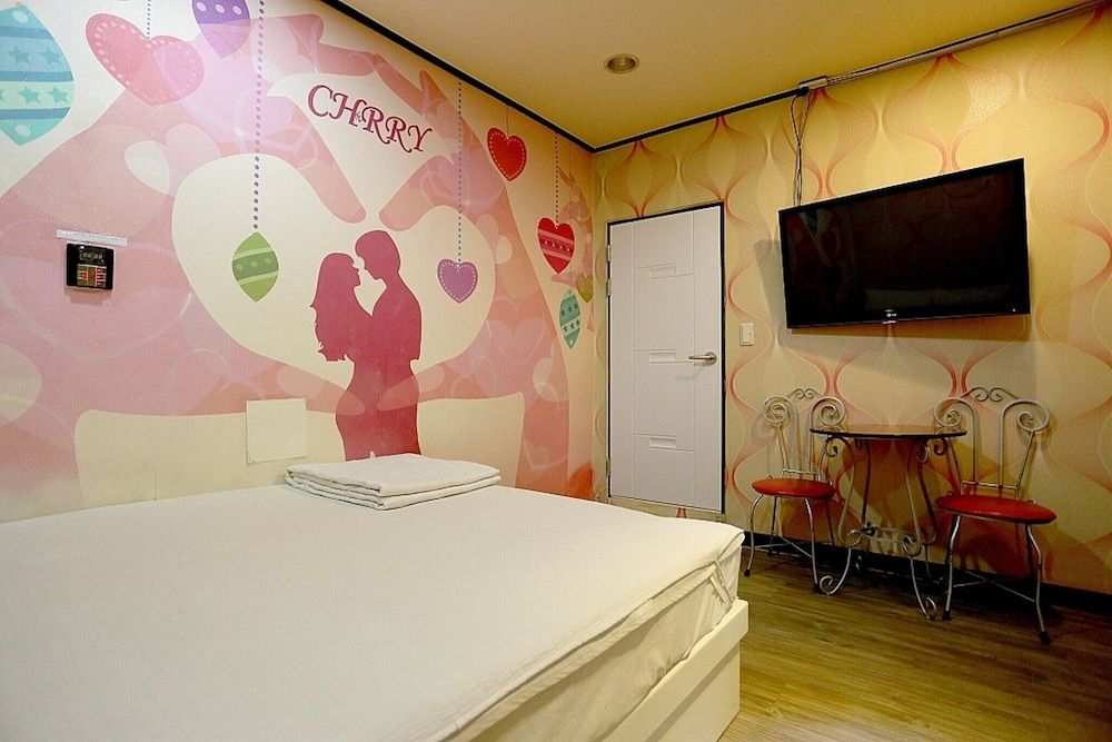 undefined Hoegi Cherry 5