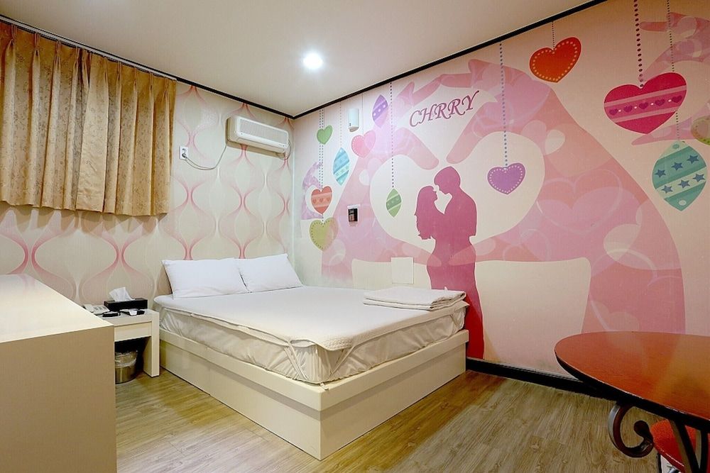 undefined Hoegi Cherry 2