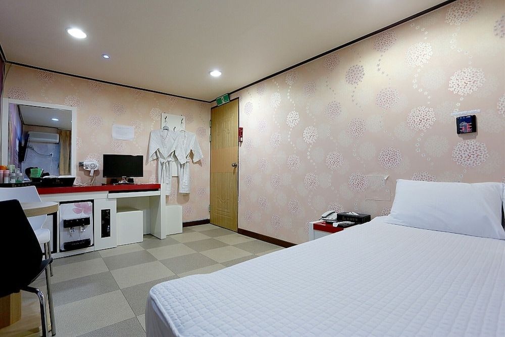 undefined Hoegi Cherry 7