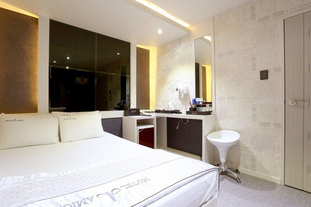 Gunja Amiga Room (General room (Netflix viewing / No pa) 11