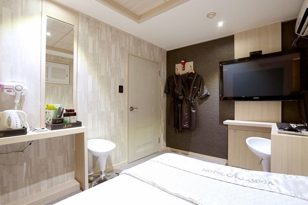 Gunja Amiga Room (General room (Netflix viewing / No pa) 15