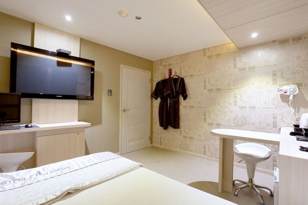 undefined Gunja Amiga 7