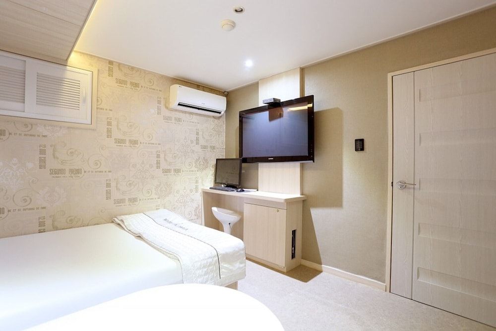 undefined Gunja Amiga 3