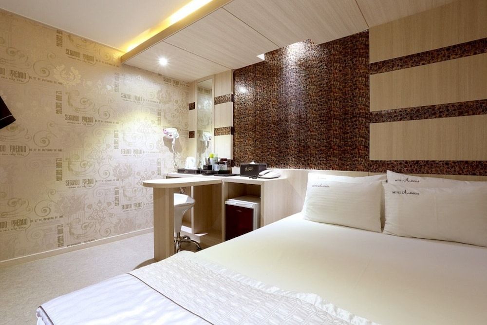 undefined Gunja Amiga 2