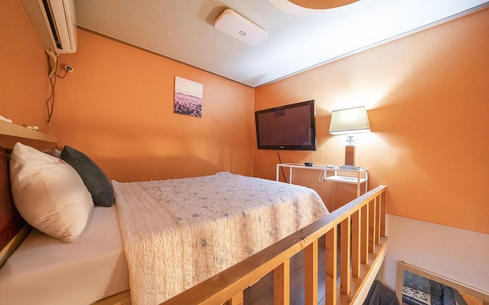 undefined Yeonsinnae Red 7