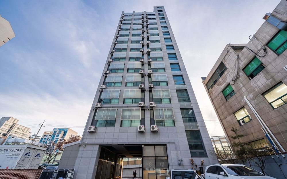 undefined Yeongdeungpo Hotel Bridge 4