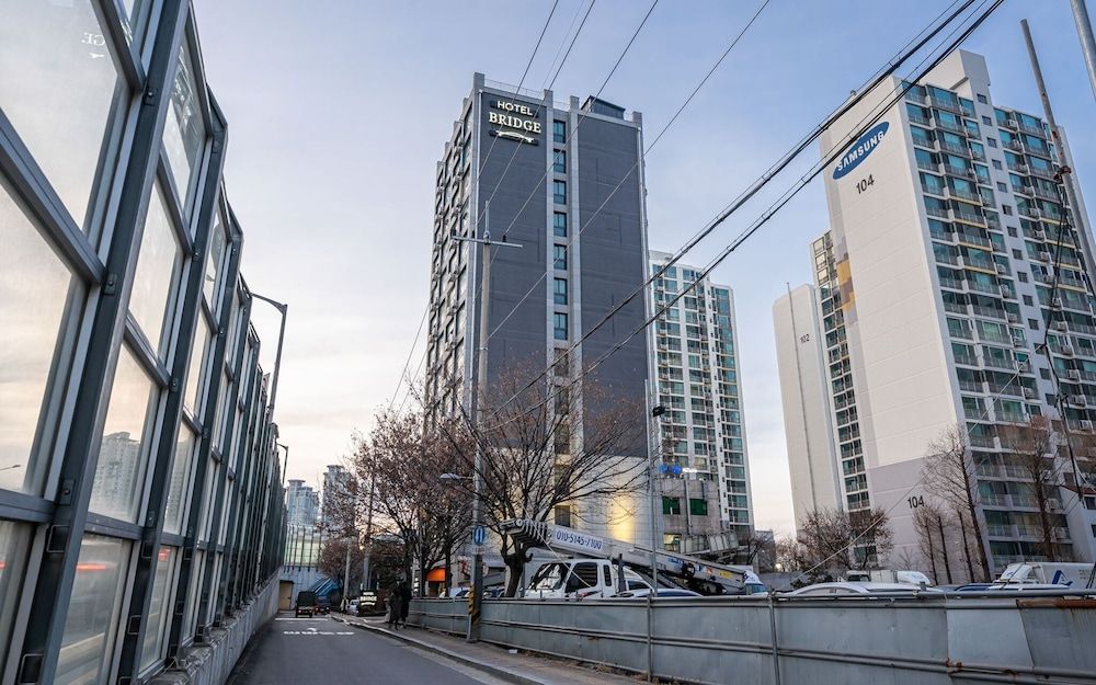undefined Yeongdeungpo Hotel Bridge 6
