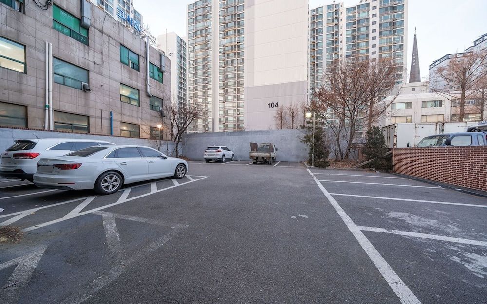 undefined Yeongdeungpo Hotel Bridge 3