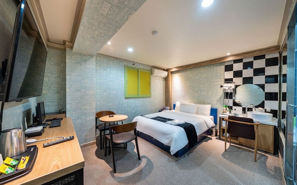 Jangan Hotel Gilbut Room (Semi-private room (Netflix available))