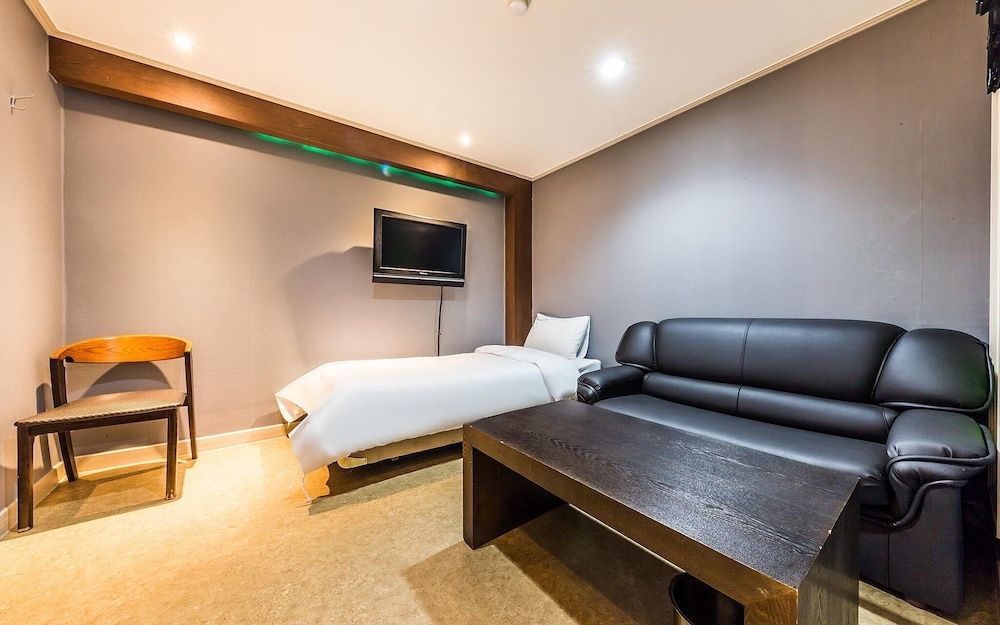 undefined Jangan Hotel Gilbut 8