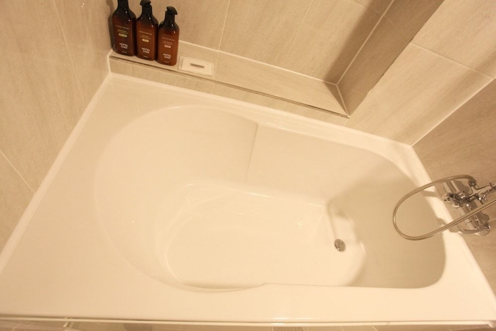 Myeonmok Choi Hotel Room (Premium (Free Netflix available in al) 8