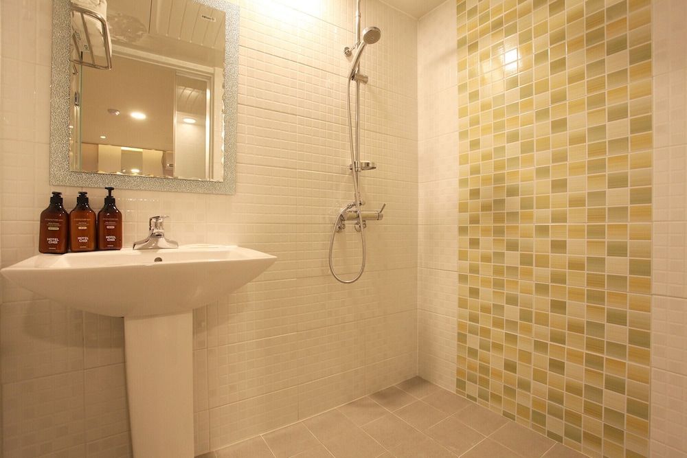 Myeonmok Choi Hotel Room (Standard - B (Free Netflix viewing in) 5