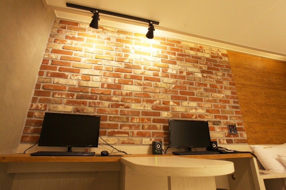 Myeonmok Choi Hotel Room (Royal Premium (Free Netflix viewing i) 8