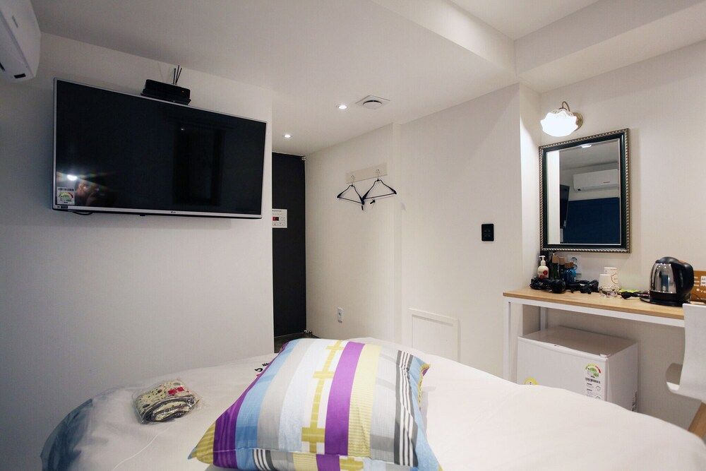 undefined Yaja Yeonsinnae Station 10