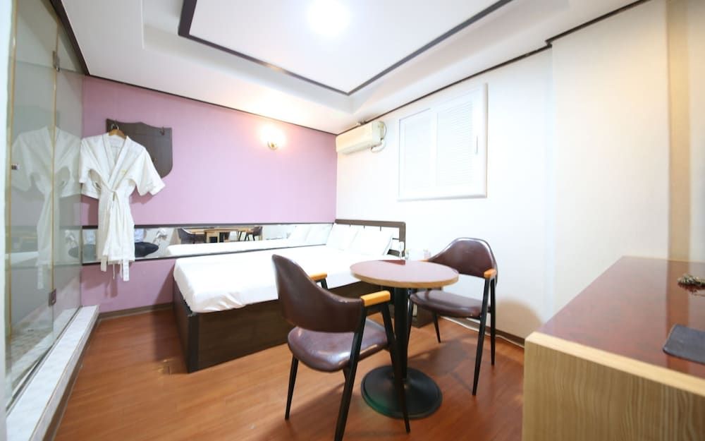 undefined Sillim Holiday