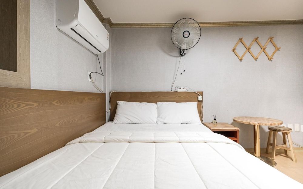 Sillim Honey Room (Deluxe (no parking walking only))