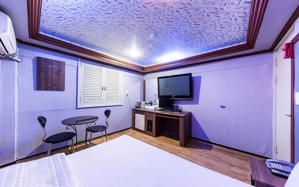 Seoul National University Wheel Room (Standard Room) 8