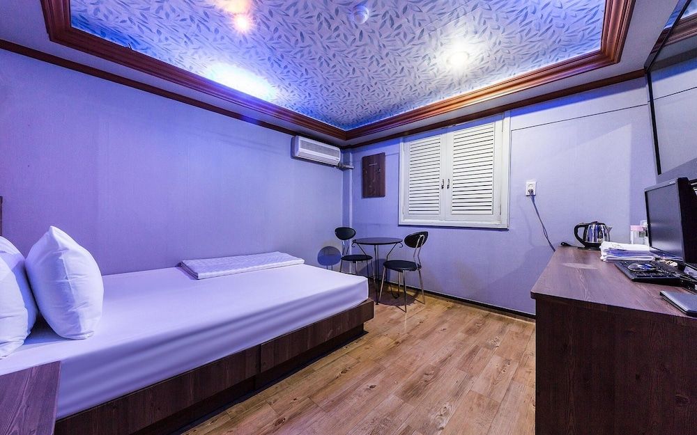 undefined Seoul National University Wheel 8