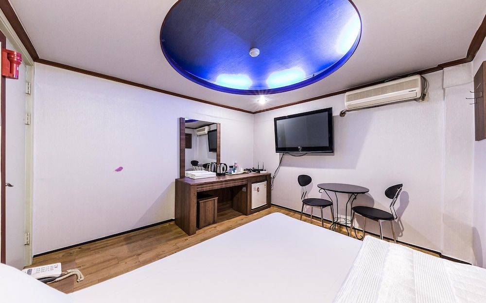 undefined Seoul National University Wheel 6