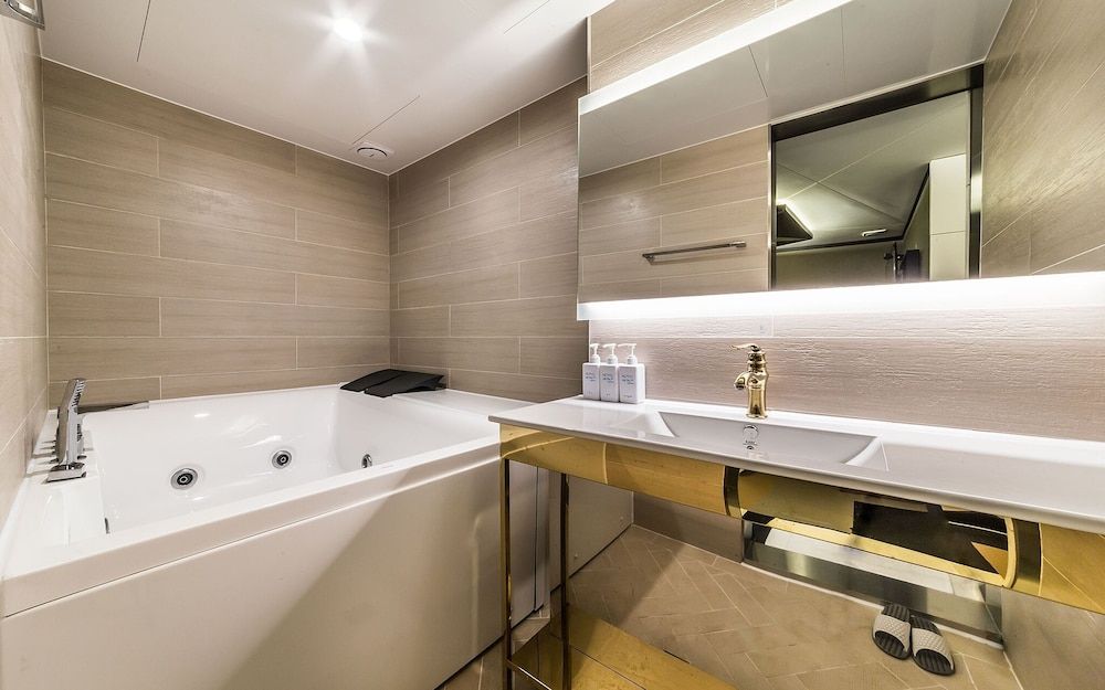 Sadang Metro21 Room (VIP (large whirlpool LG Styler/Netfli) 22