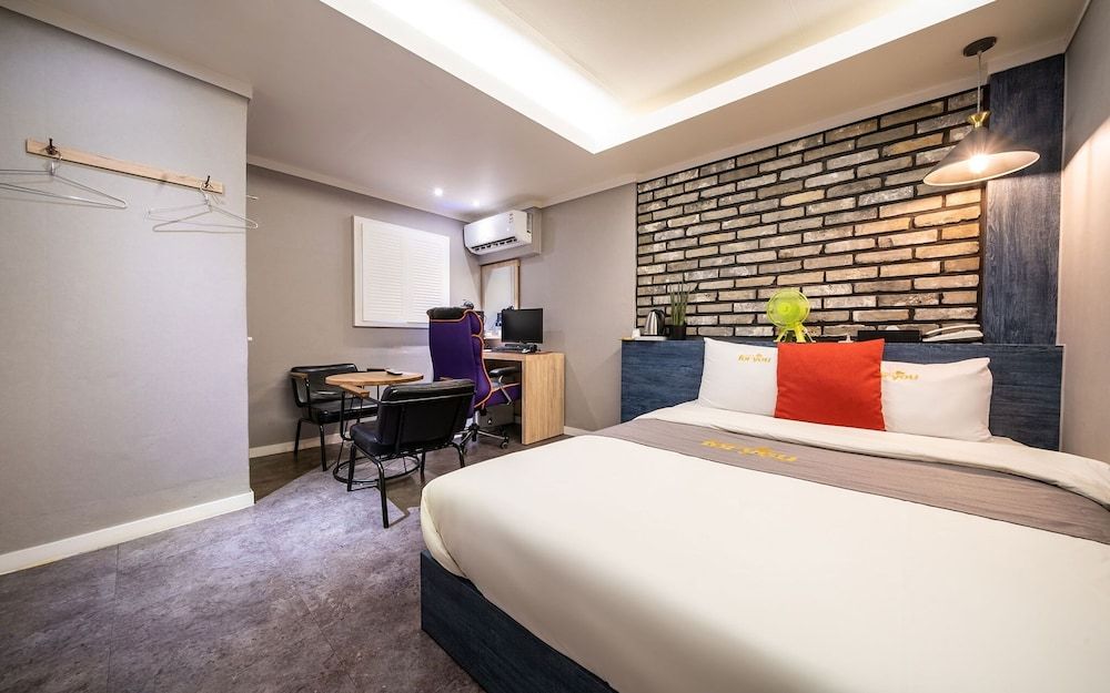 Yeongdeungpo For U Room (Premium (gaming PC/Netflix))