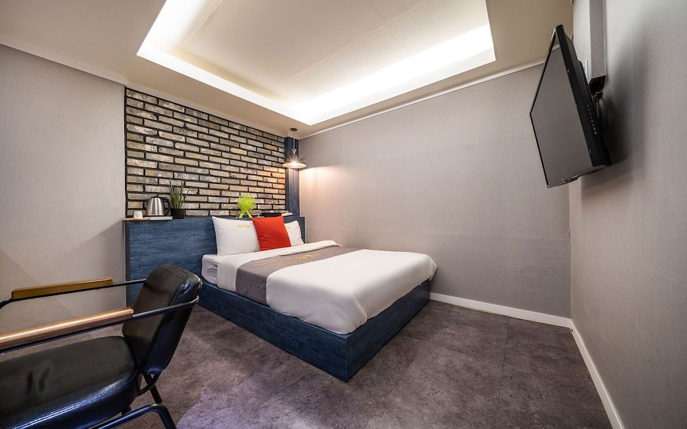 Yeongdeungpo For U Room (Premium (gaming PC/Netflix)) 2