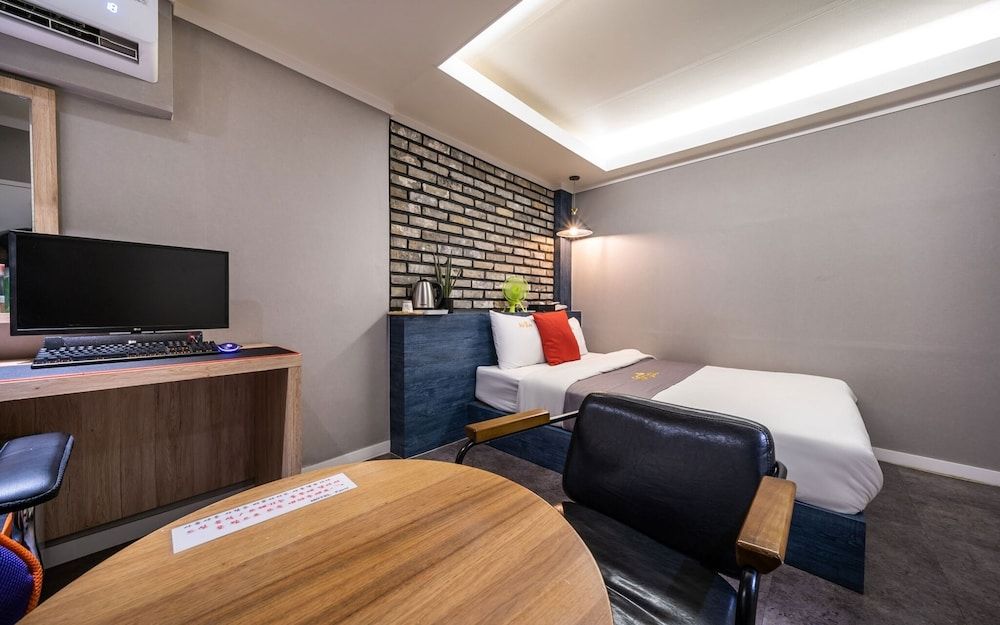 Yeongdeungpo For U Room (Premium (gaming PC/Netflix)) 5