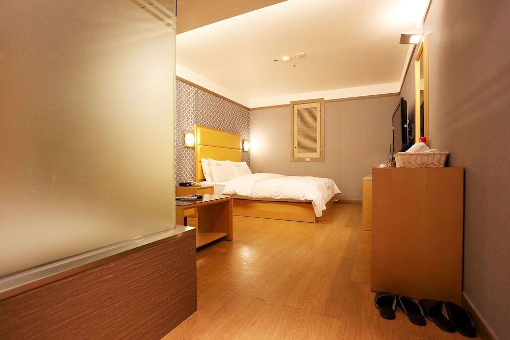 undefined Yeouido Rada 8