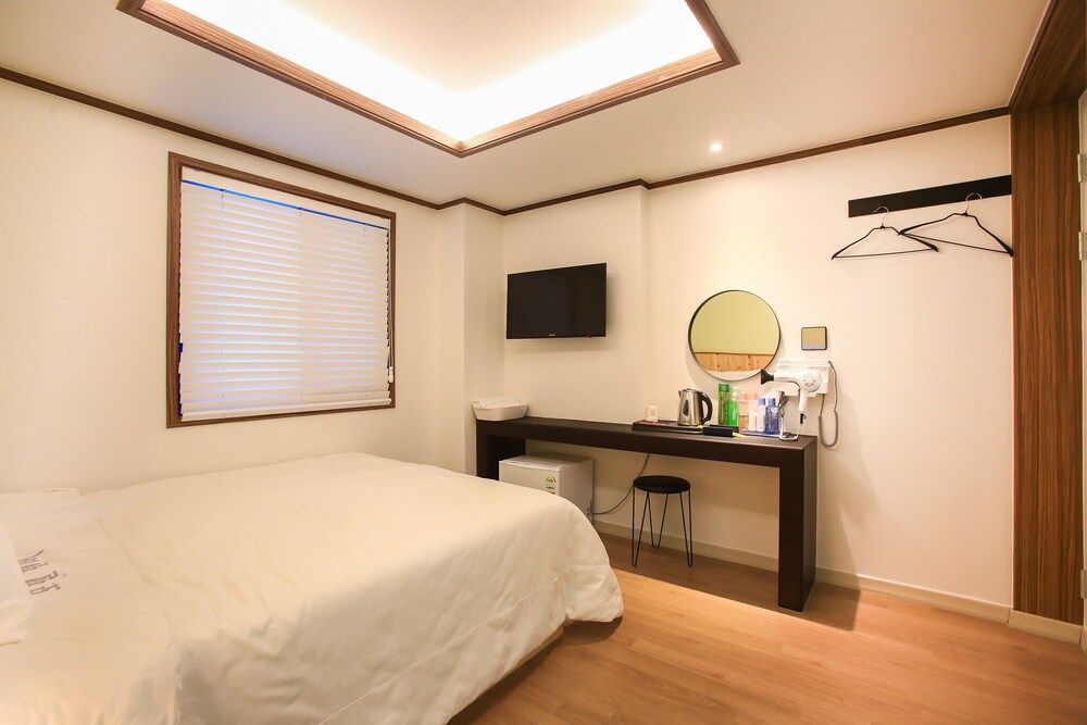 undefined Seocho Denver 6